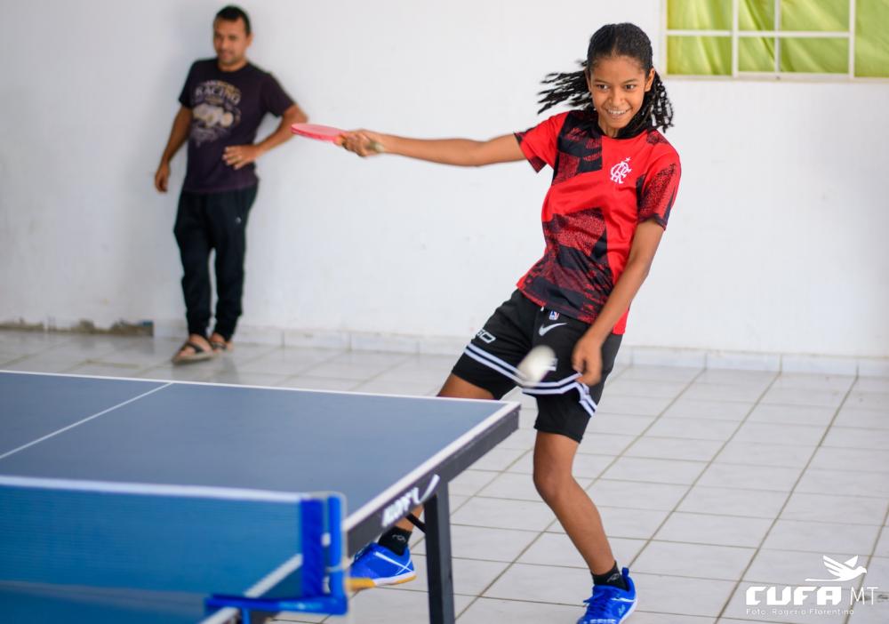 Projeto da CUFA movimenta adolescentes e adultos em torneio de tênis de mesa