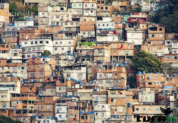 MICROINFLUENCIADORES DE FAVELAS GANHAM PLATAFORMA DIGITAL